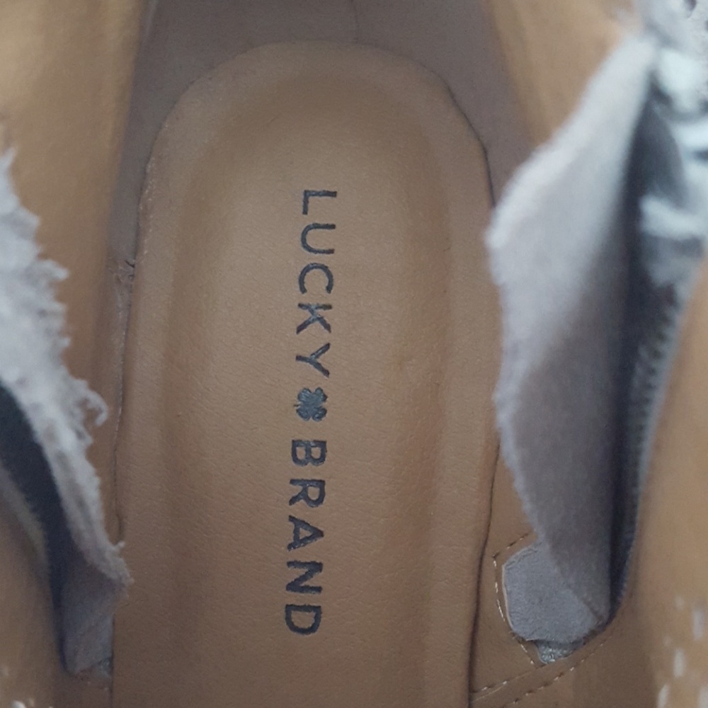 NEW Lucky Brand Bayley perforated leather bootie size 6 - Picture 7 of 7